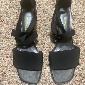 Woman’s size 12w black cloudwalkers heel. Brand new. No box.
